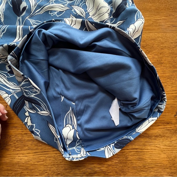 ⭐️ BANANA REPUBLIC Women Stretch Comfy Poly Pencil Skirt Multicolor Floral Sz 10 - Picture 5 of 10